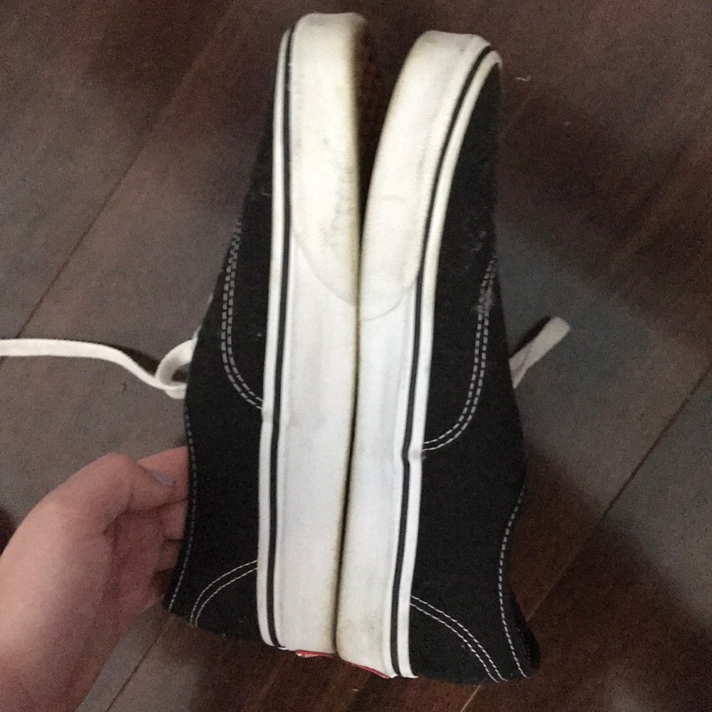 Vans - Picture 2 of 3